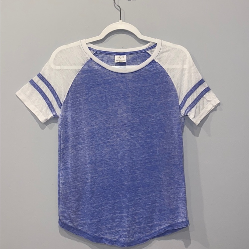 blue tee shirt